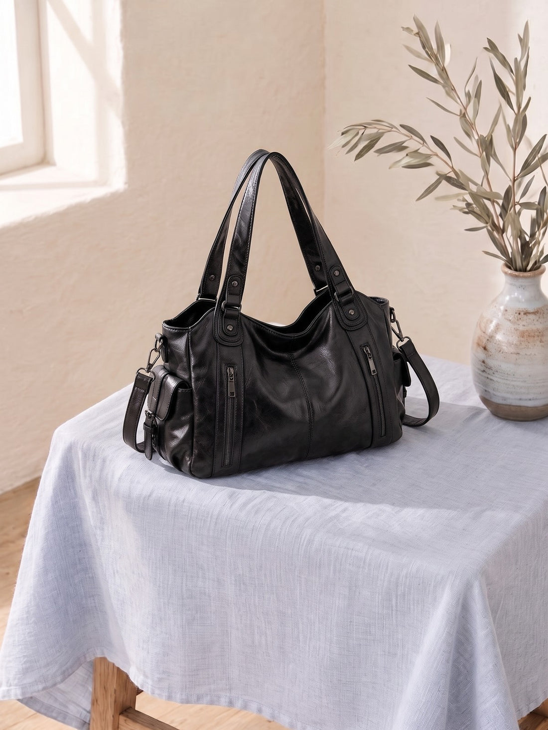 Aitana Leather-Look Bag in Black