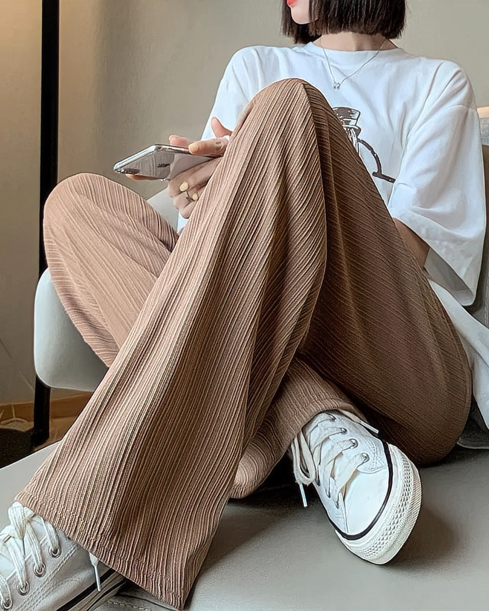 Pleated Wide-Leg Trousers – Camel
