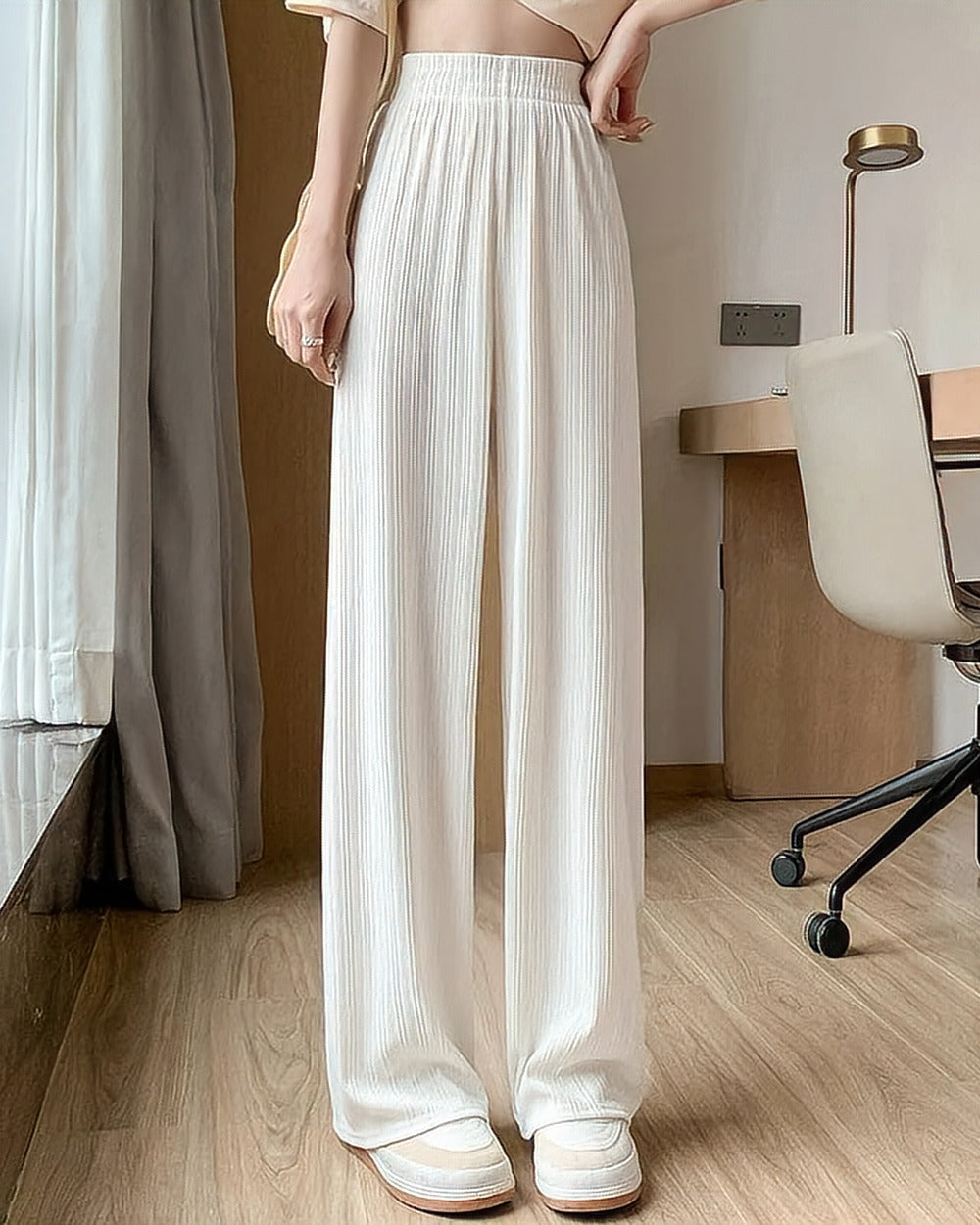 Pleated Wide-Leg Trousers – Ivory
