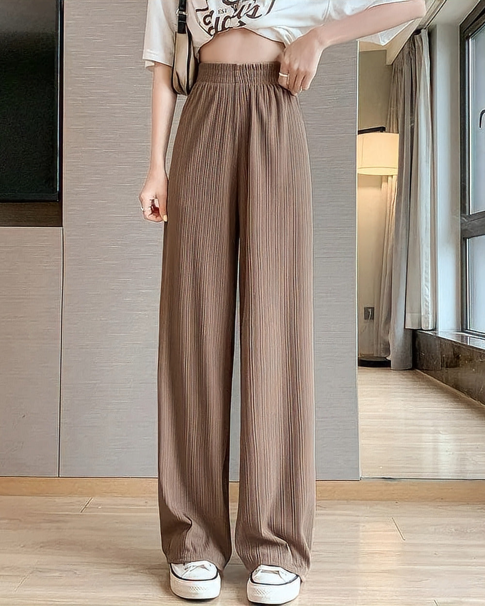 Pleated Wide-Leg Trousers – Camel